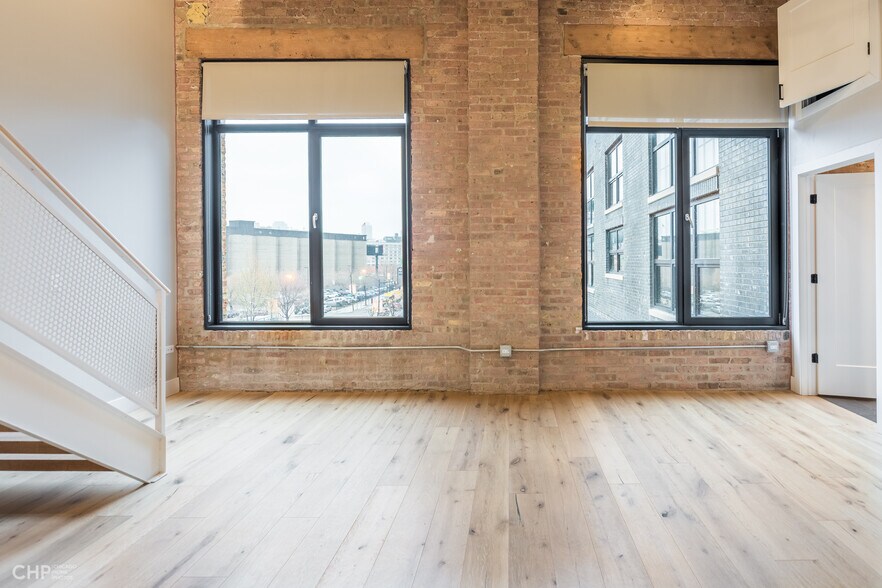 Building Photo - 729 N Sangamon St
