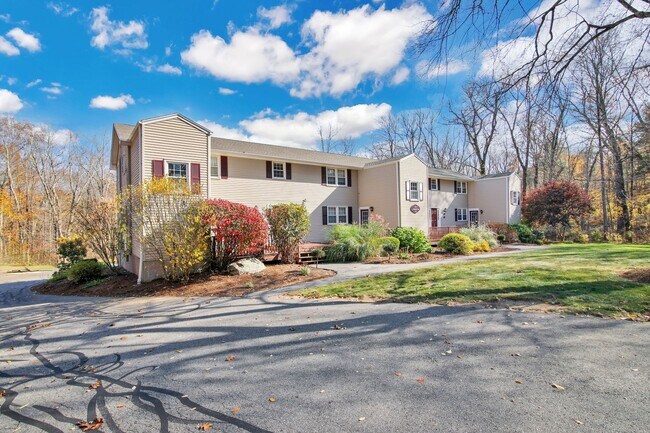 Building Photo - Andover, CT- One bedroom one bath apt in a gorgeous country setting.  It is time for a new start!