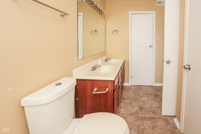 Building Photo - 1180 Odell Ln