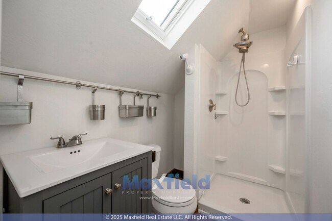 Building Photo - 712 S 900 E