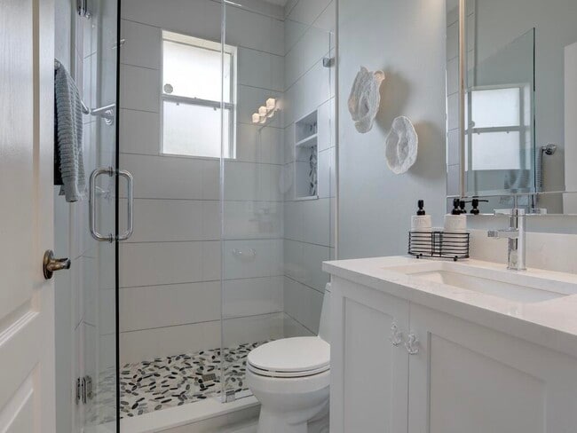 Building Photo - 309 Swallowtail Ln