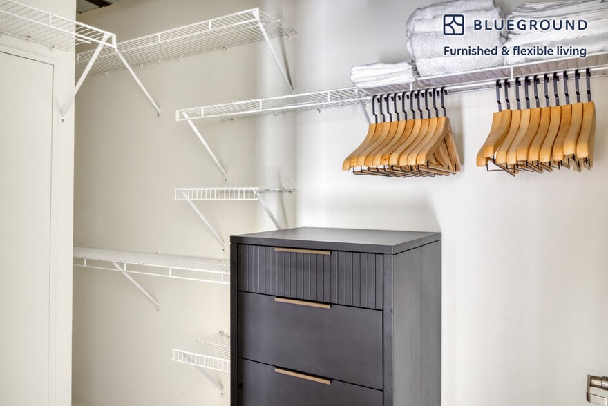 Building Photo - 10301 NE 10th St