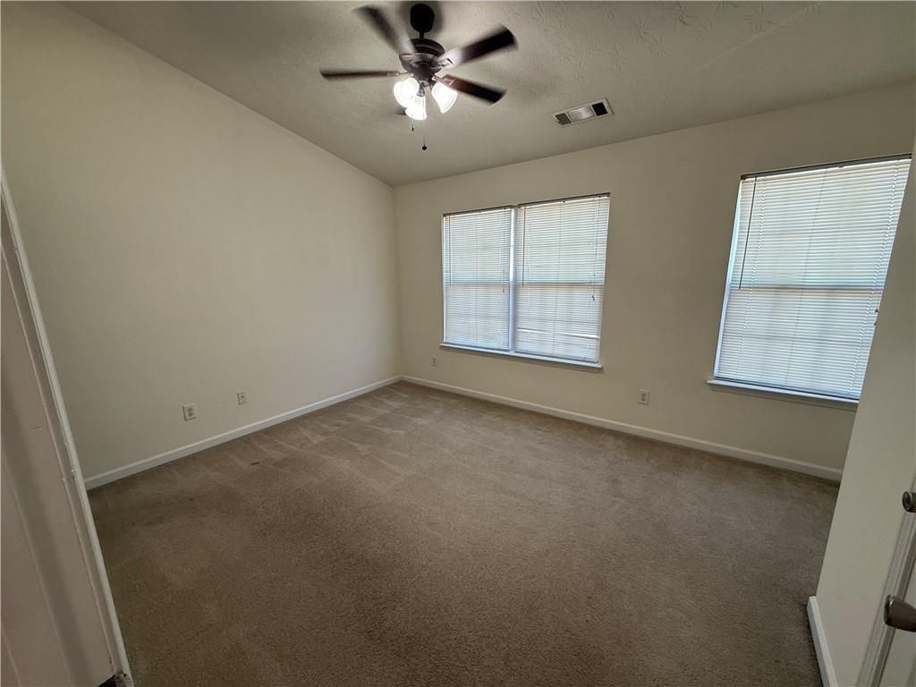 Building Photo - 2729 Heathrow Dr