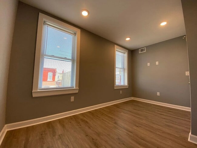 Building Photo - 1149 S Wilton St