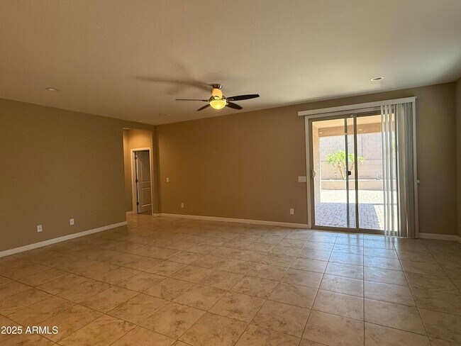 Building Photo - 10743 W Bronco Trail