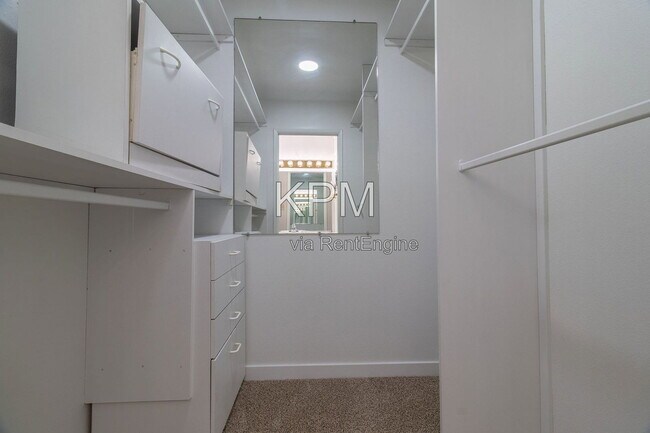 Building Photo - 6829 Mill Springs Ct