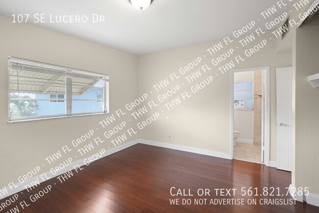 Building Photo - 107 SE Lucero Dr