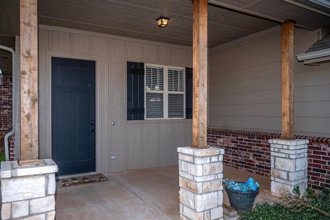 Building Photo - 8404 NW 158th St