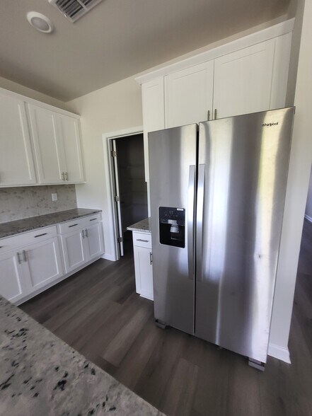 Side-by-Side Refrigerator - 250 Sope Creek Cir