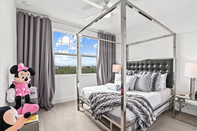 Building Photo - Waterfront Luxury Living | Private Dock + Direct Tampa Bay Access