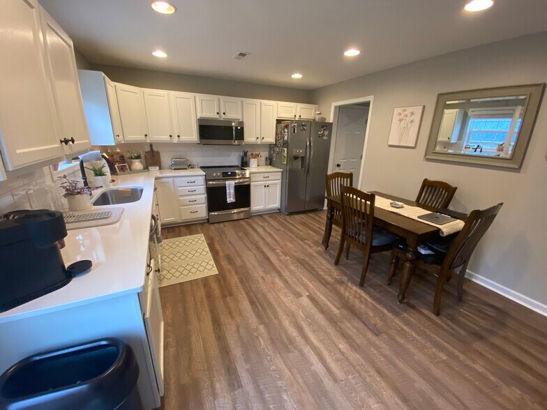 Building Photo - 110 Aaron Pl