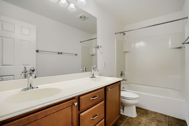 Building Photo - Beautiful 4 Bedroom Home