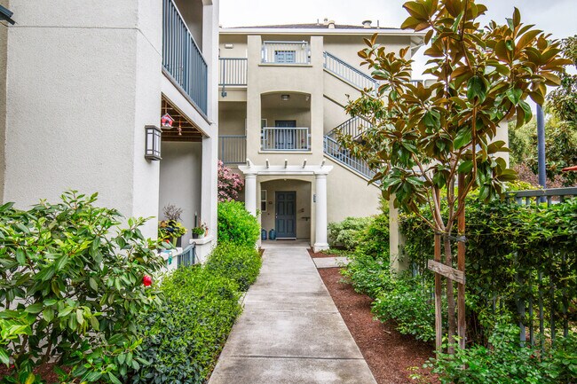 Building Photo - 3608 Flora Vista Ave