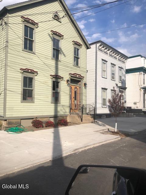 Building Photo - 122 S Ferry St