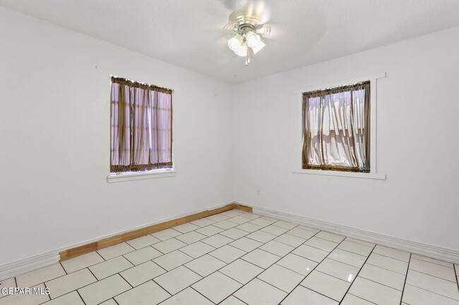 Building Photo - 7707 Parral Dr