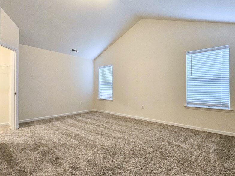 Building Photo - 24 Howard Dr