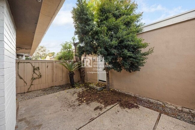 Building Photo - 963 Glencliff St