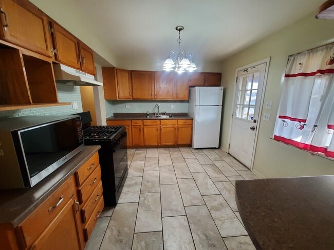 Building Photo - 450 E Mulberry Ct