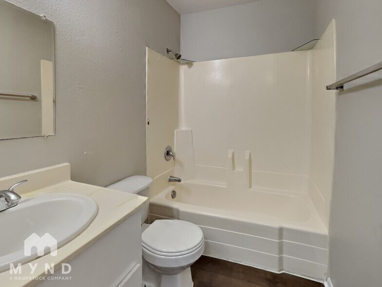 Building Photo - 8125 N 33rd Dr