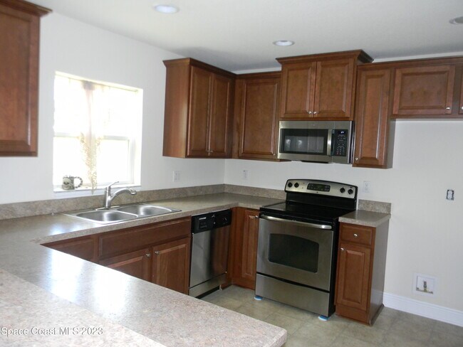 Building Photo - 1576 Alaqua Way