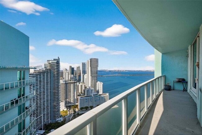 Building Photo - 1900 N Bayshore Dr