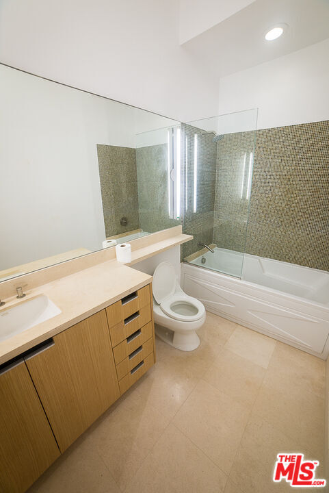 Building Photo - 8 Brooks Ave