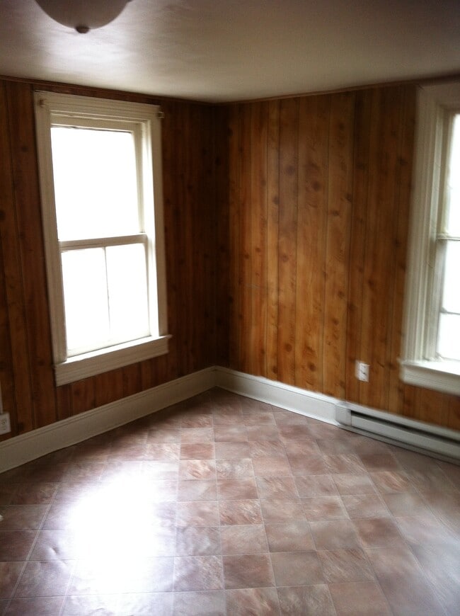 Building Photo - 317 N Maple Ave
