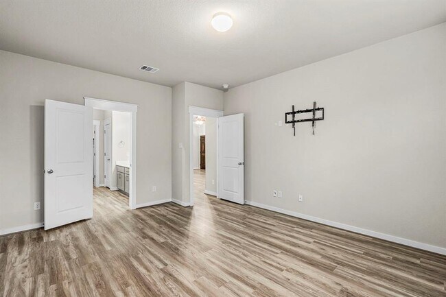 Building Photo - 17200 Leafroller Dr