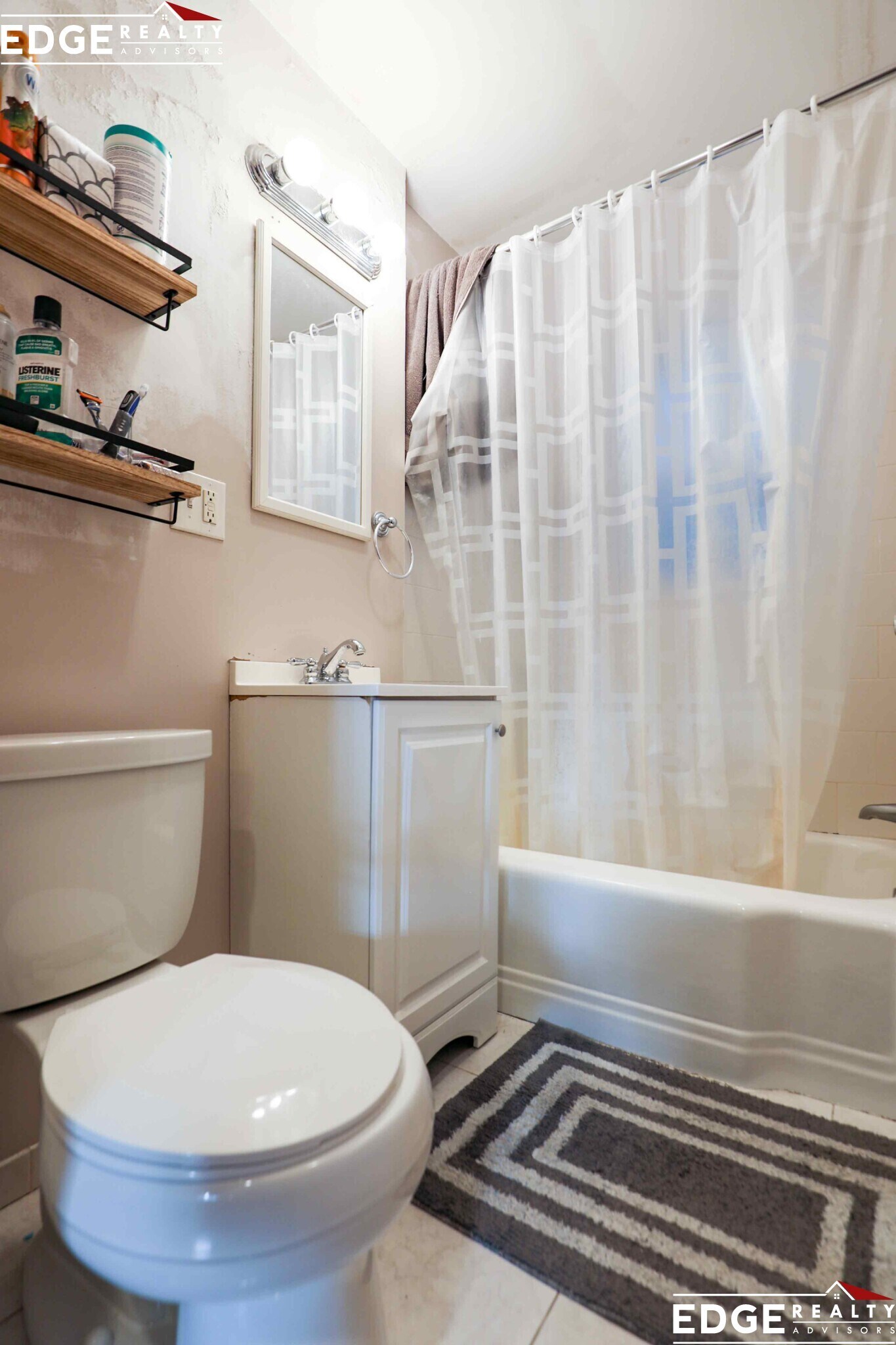 Building Photo - 285 Webster St