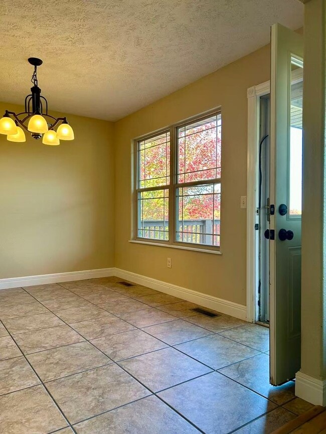 Building Photo - 5 bedroom and 3 bathroom two level house