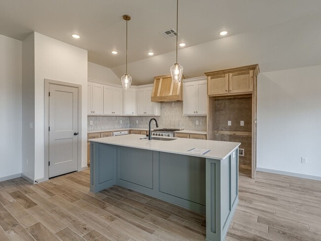 Building Photo - Brand New Home In Noble!