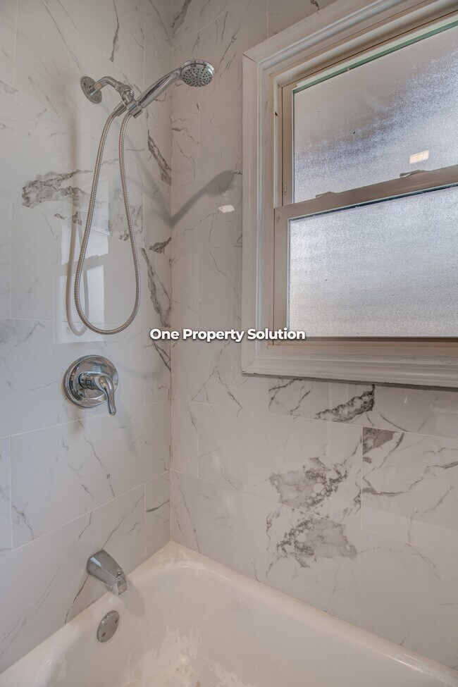 Building Photo - 411 Pierce St