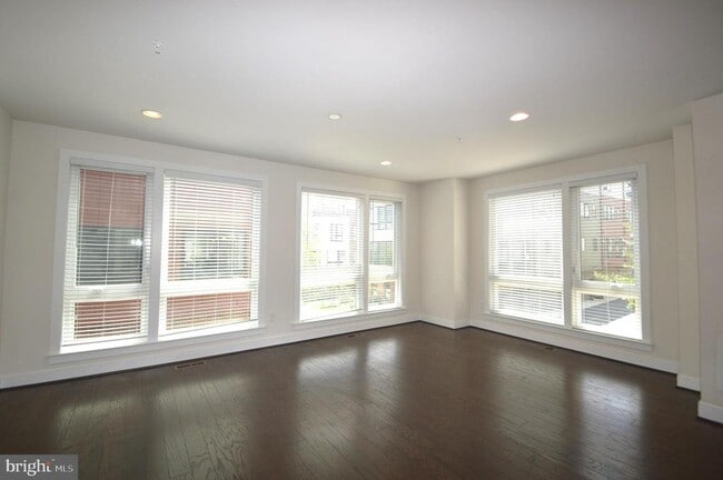 Building Photo - 408 Stabler Ln