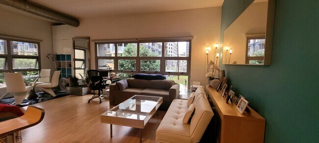 Building Photo - 133 The Promenade N