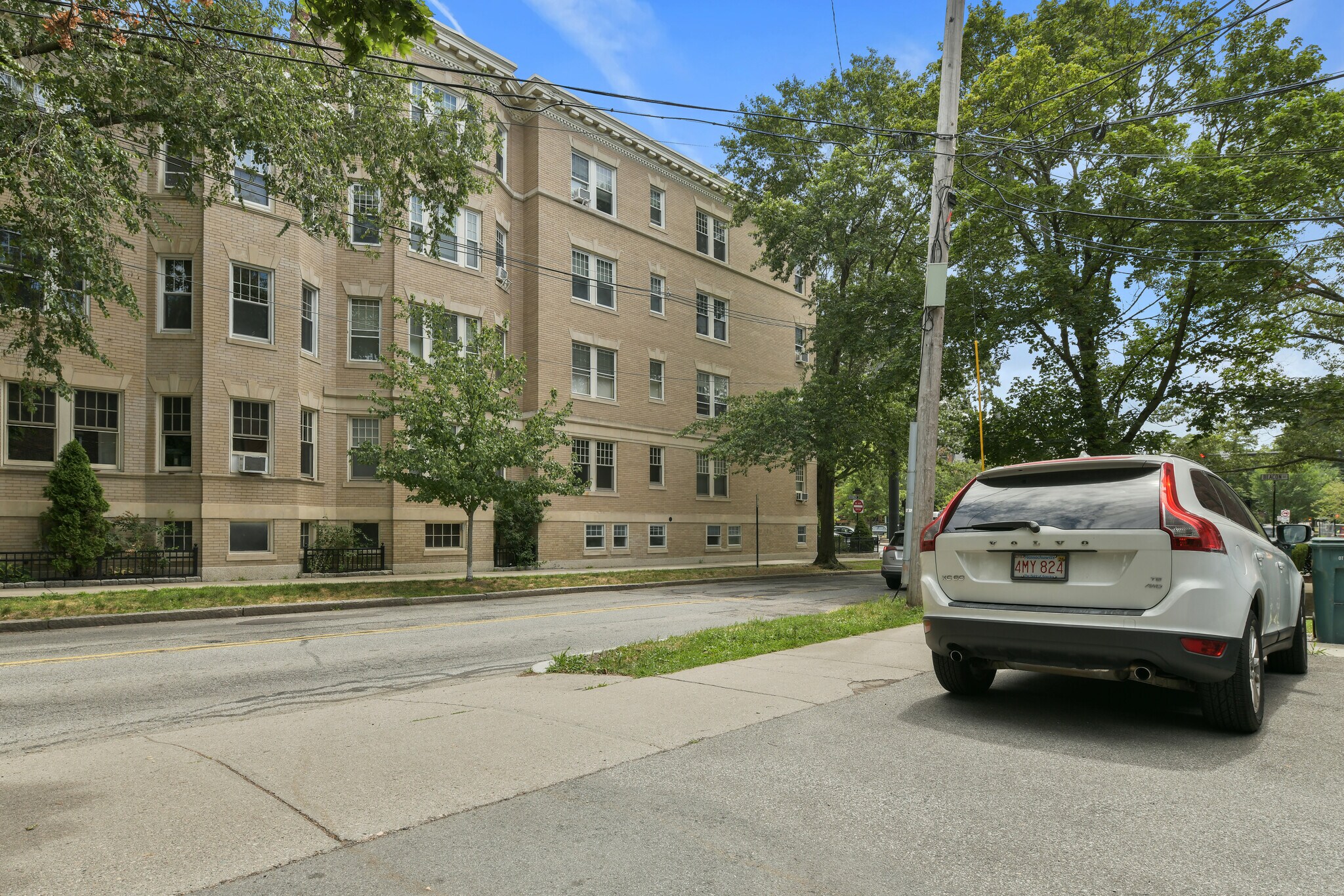 Building Photo - 1774 Beacon St