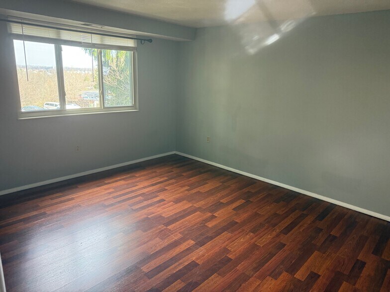 Building Photo - 27512 Evergreen Run