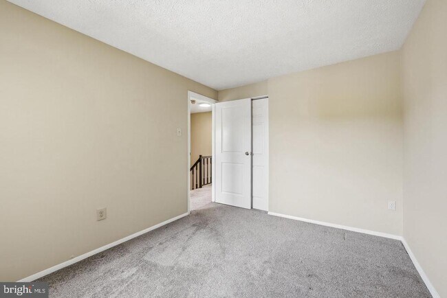 Building Photo - 7619 Nutwood Ct
