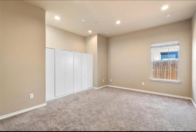 Building Photo - 120 Emory Fields Dr