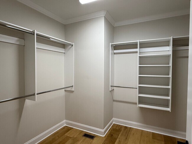 Building Photo - Short term Rental Home!