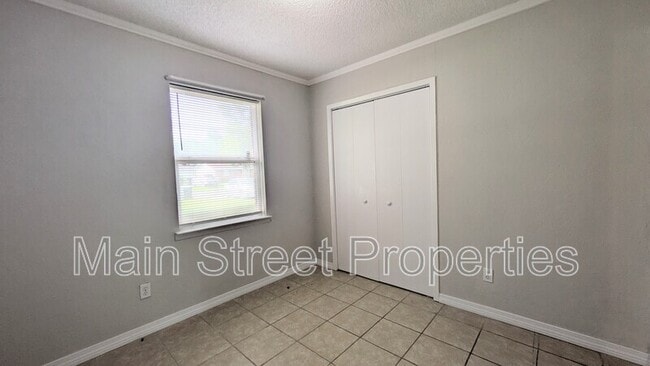 Building Photo - 1022 Woodbury Pl