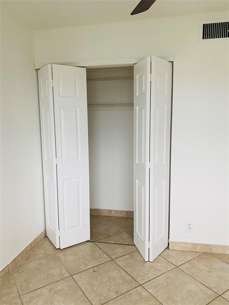 Building Photo - 10046 Winding Lake Rd