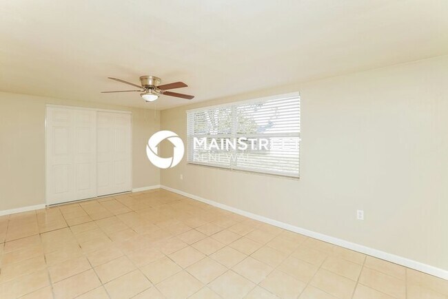 Building Photo - 3 Bedroom Pet-Friendly Home in Port Richey, FL with Main Street Renewal