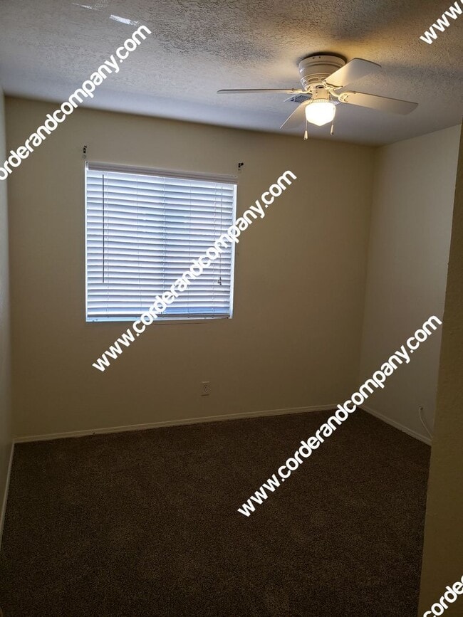 Building Photo - Nice 3 Bedroom, 2 Bathroom, 2 Car Garage a...