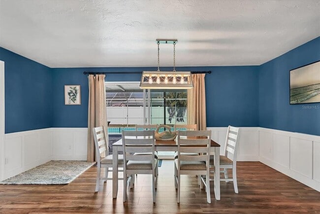 Building Photo - 3425 Fairview Dr