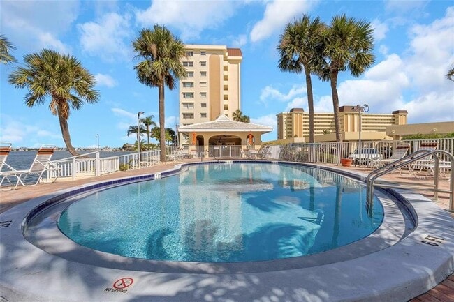 Building Photo - 4700 Cove Cir