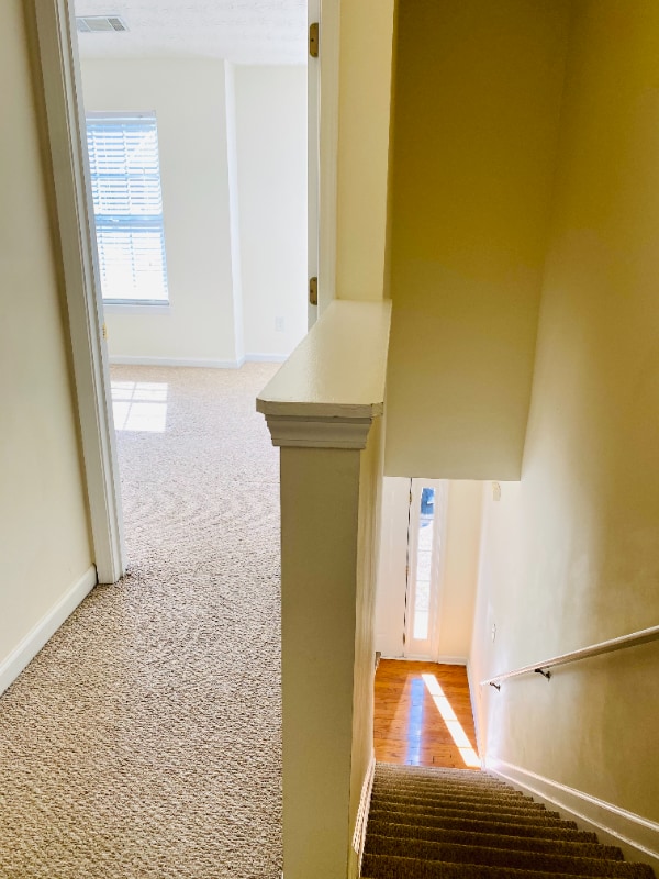 Building Photo - 619 Kenridge Way