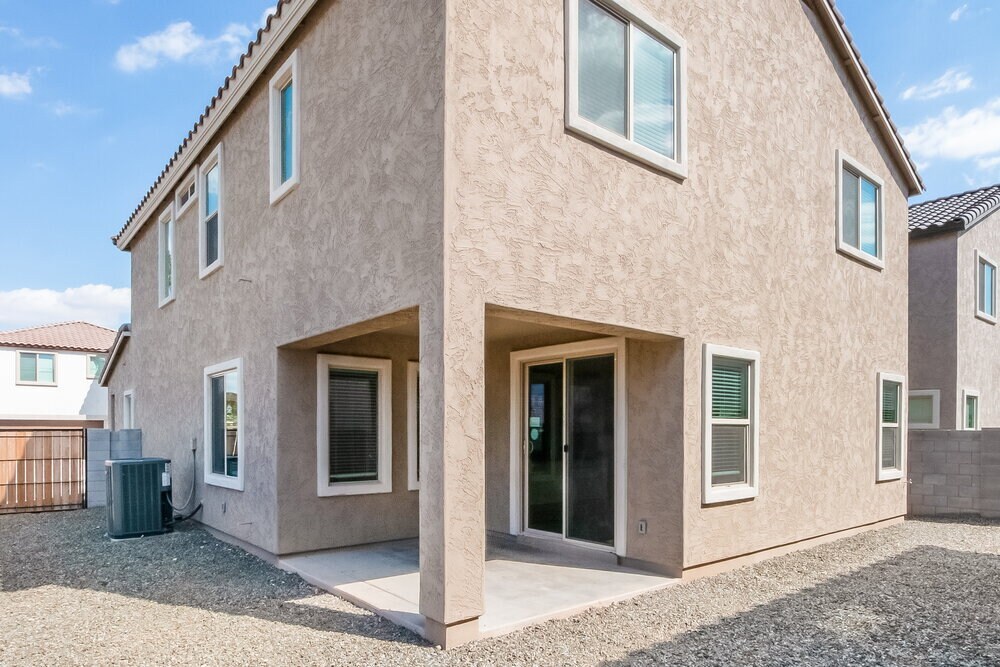 Building Photo - 1950 N 55th Pl
