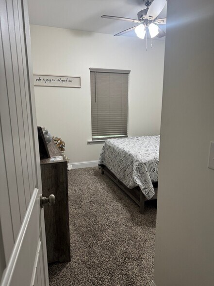 Building Photo - 402 Coahulla Creek Dr