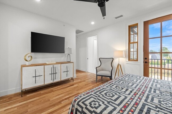 Building Photo - 4611 S 47th St