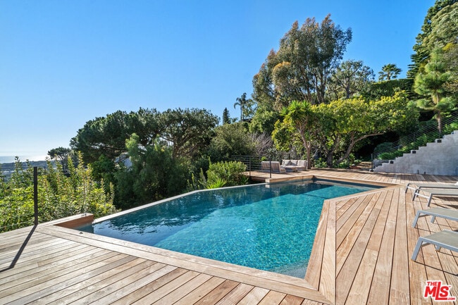 Building Photo - 23812 Malibu Crest Dr